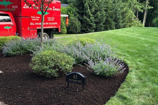 Lawn maintenance in Bedford Hills, NY Lawn maintenance